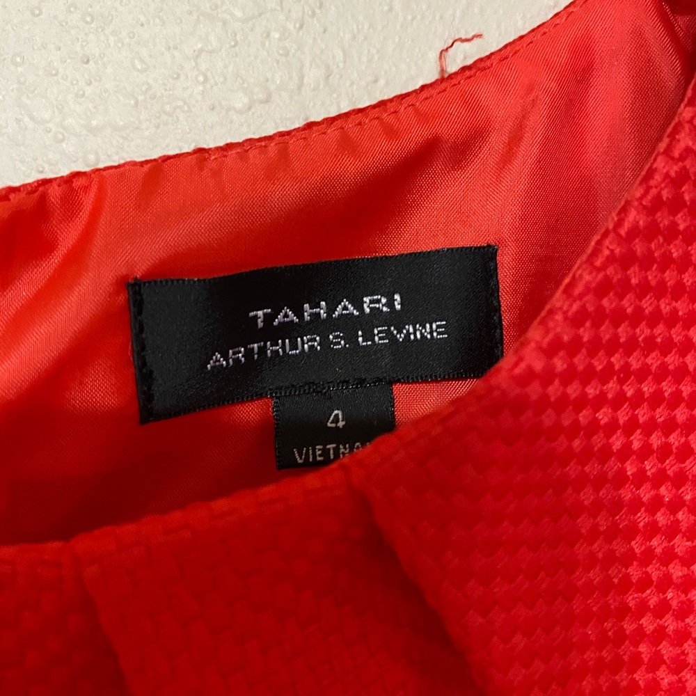 Tahari Dress size 4 wore only one time , - Picture 4 of 13